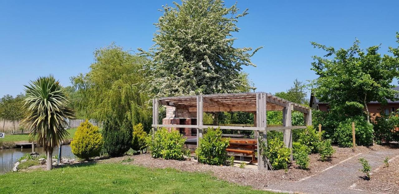 Walnut Lodge, Summerhayes บริดจ์วอเตอร์ ภายนอก รูปภาพ